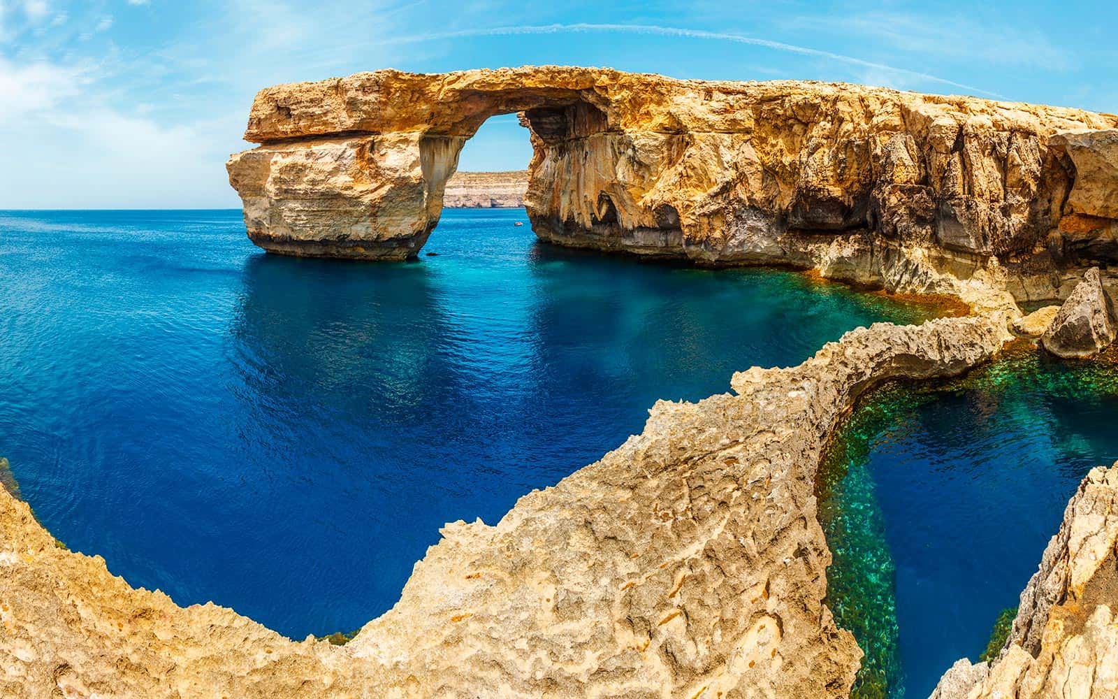 Các nhà đầu tư và chuyên gia lưu trú có thể tham quan những bãi biển tại Malta