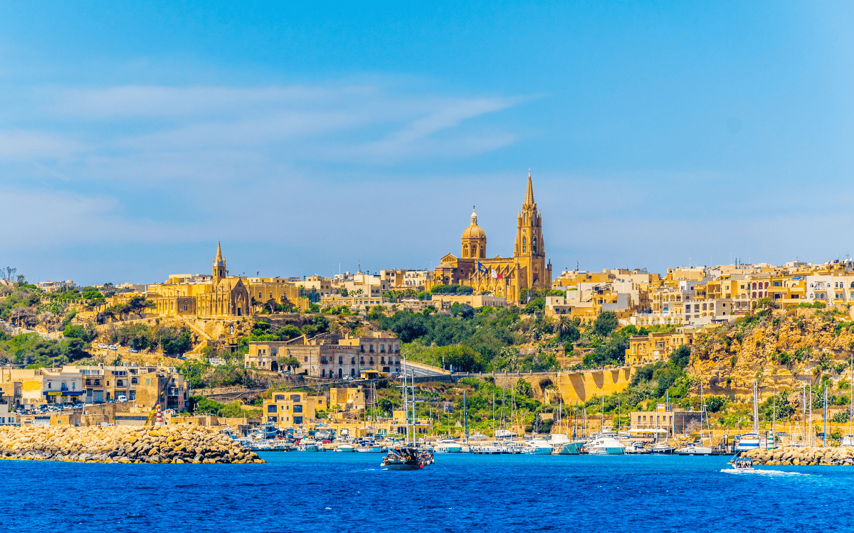 Định cư Malta bằng nhập Quốc tịch hoặc Thường trú nhân