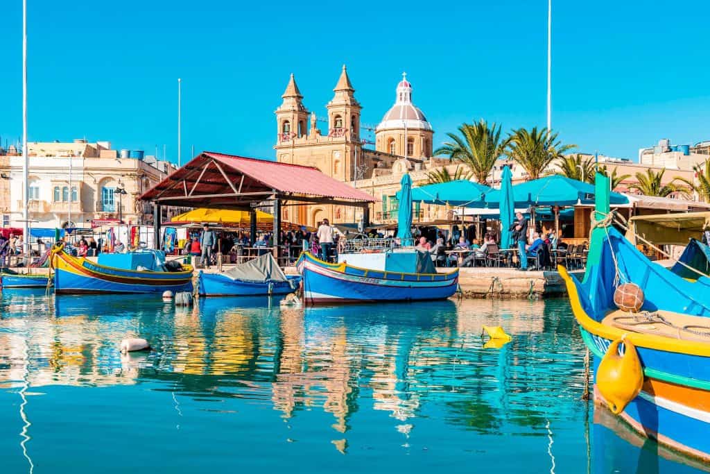 Thường trú nhân Malta là gì