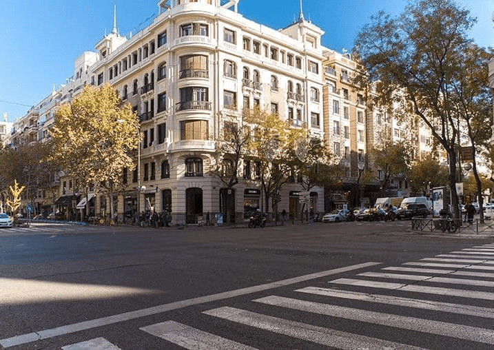 [Golden Visa Tây Ban Nha] Mặt bằng kinh doanh vàng tại Salamanca - Khu phố sang trọng bậc nhất Madrid