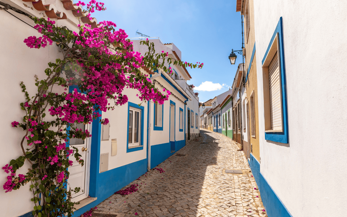 The Greek Real Estate Market: Prices, Locations, Types of Real Estate Suitable for Investment Loại hình bất động sản phù hợp đầu tư